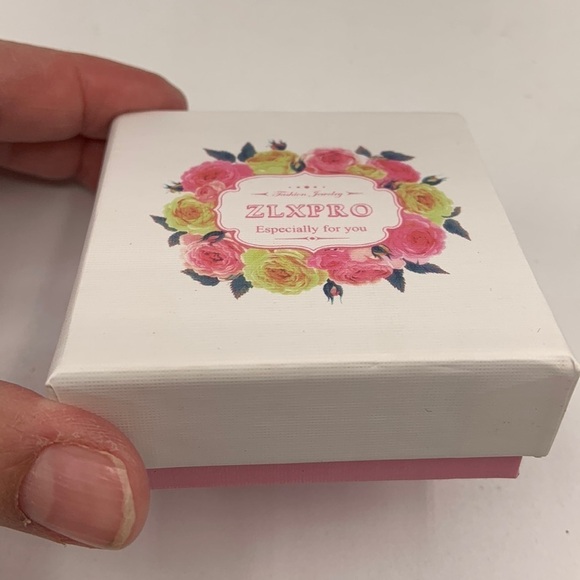 Silver Moon & Stars Necklace New in Box! - Picture 5 of 5